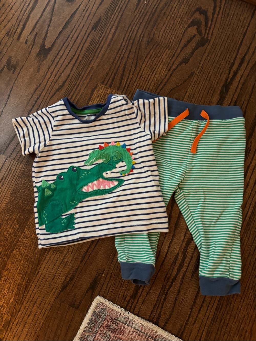 6-12 months Green Crocodile Stripe Kids Pajama Set - Short Sleeve Top & Pants